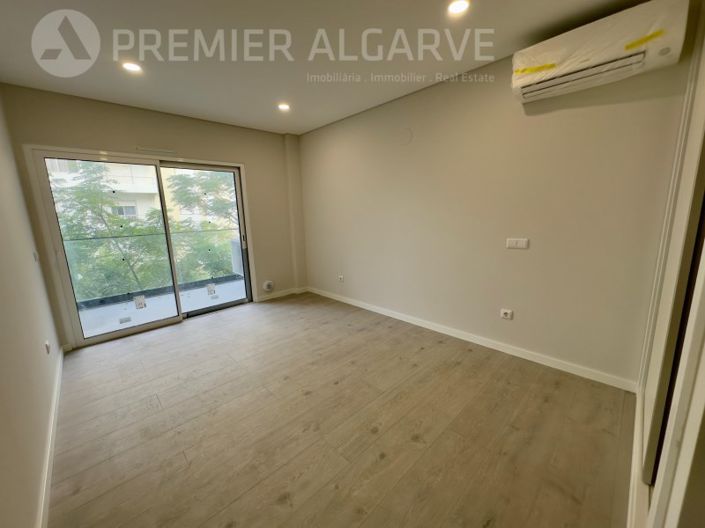 Image No.6-4 Bed Apartment for sale