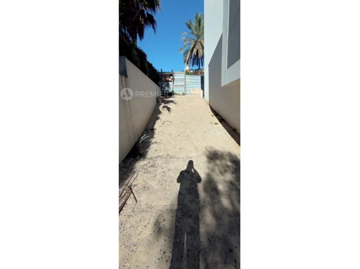 Image No.25-4 Bed House for sale