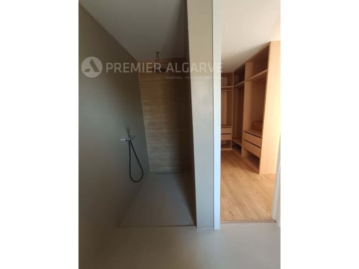 Image No.13-4 Bed House for sale