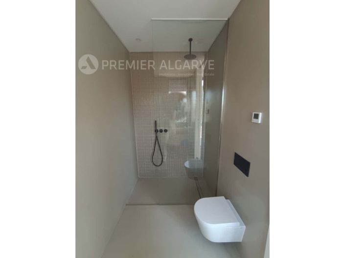 Image No.17-4 Bed House for sale