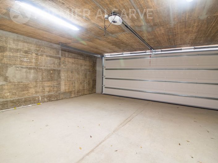 Image No.37-4 Bed House for sale