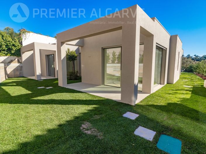 Image No.5-4 Bed House for sale