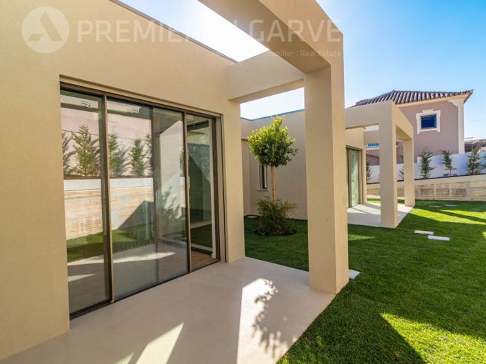 Image No.7-4 Bed House for sale