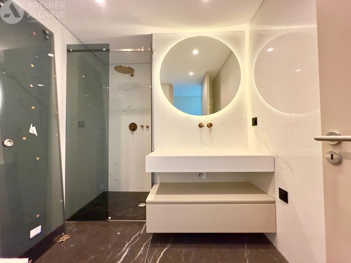 Image No.10-3 Bed Apartment for sale