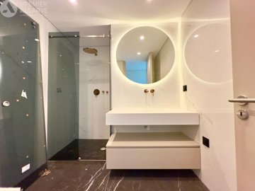 5149-796122-f6f6199dbe89f3428624eb15915102135