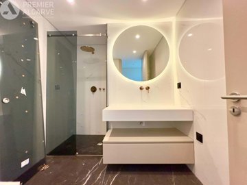 5149-796122-17fc7a1fea6ce452b55b8d392d0a2ff41