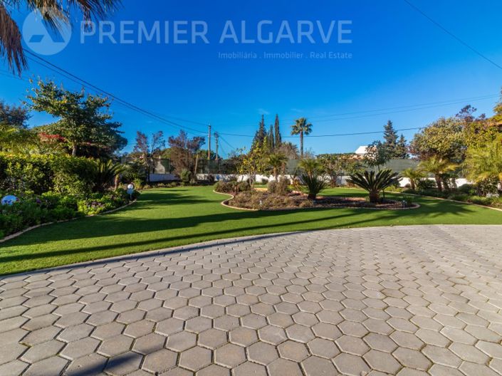 Image No.15-3 Bed House for sale