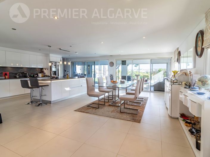 Image No.21-3 Bed House for sale