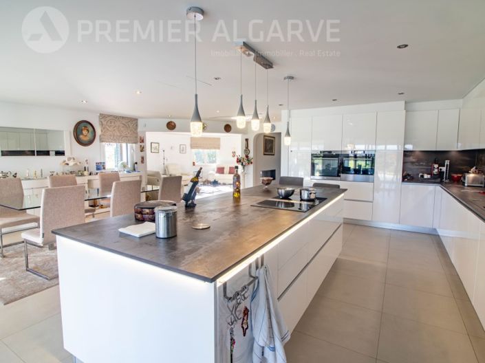 Image No.27-3 Bed House for sale