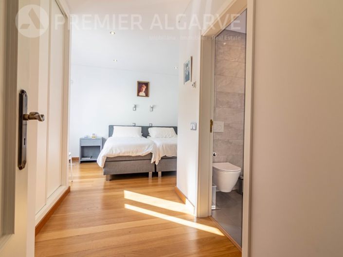 Image No.35-3 Bed House for sale