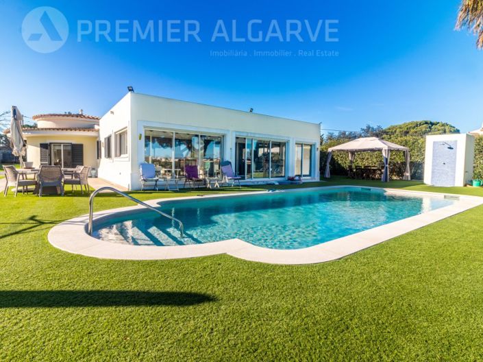 Image No.1-3 Bed House for sale