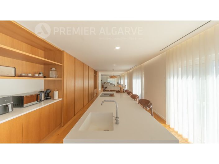 Image No.10-4 Bed House for sale