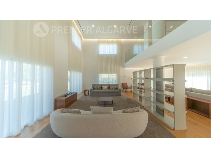 Image No.12-4 Bed House for sale