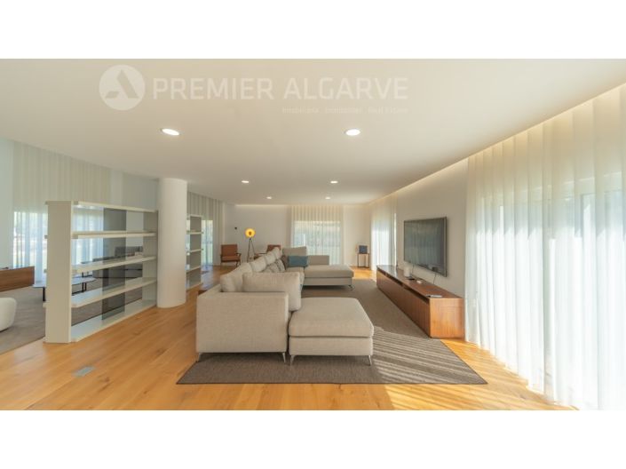 Image No.13-4 Bed House for sale