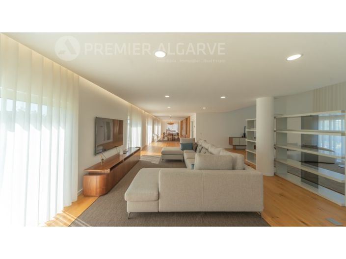 Image No.14-4 Bed House for sale