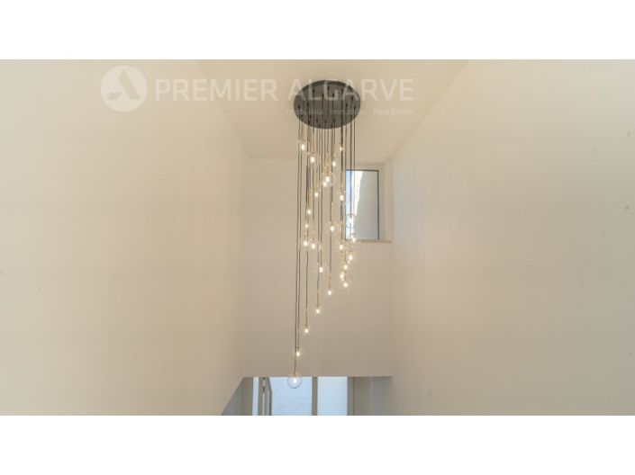 Image No.16-4 Bed House for sale