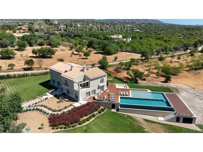 Image No.2-4 Bed House for sale