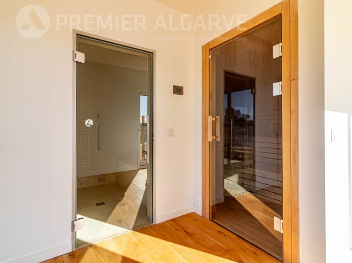 Image No.22-4 Bed House for sale