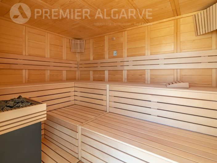 Image No.23-4 Bed House for sale