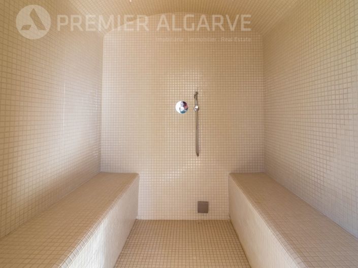 Image No.24-4 Bed House for sale