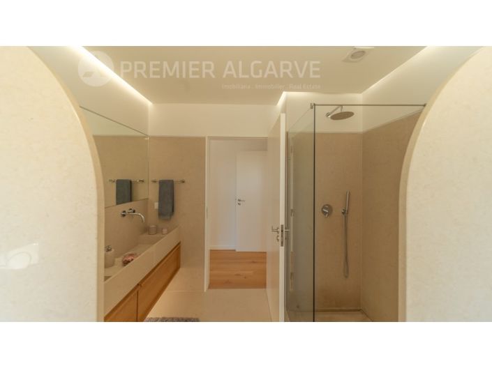 Image No.31-4 Bed House for sale