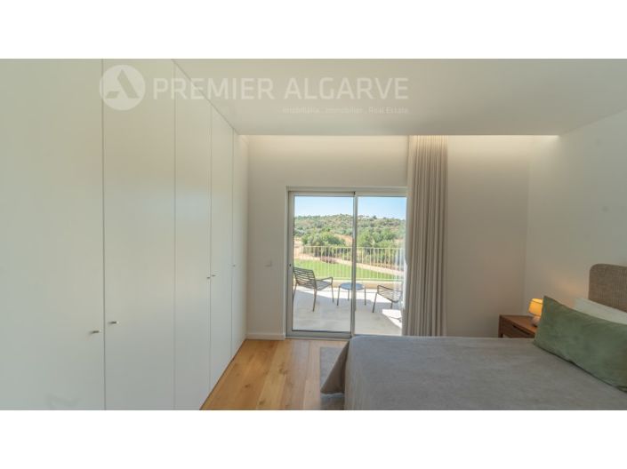 Image No.32-4 Bed House for sale