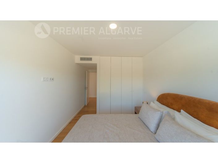 Image No.35-4 Bed House for sale