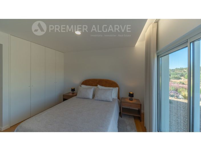 Image No.36-4 Bed House for sale