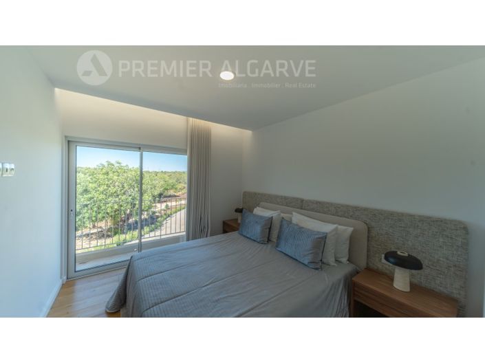 Image No.37-4 Bed House for sale