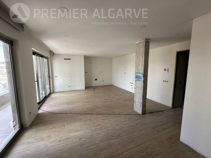 Image No.1-3 Bed Apartment for sale