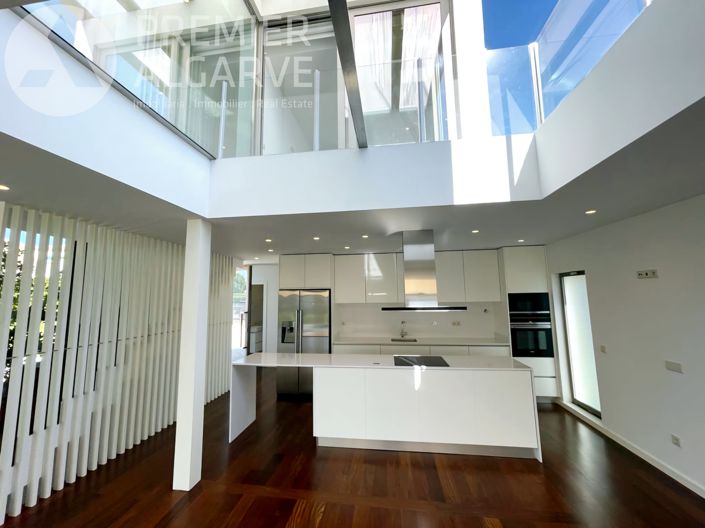 Image No.6-4 Bed Villa for sale