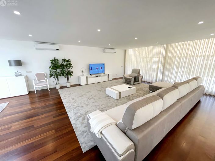 Image No.7-4 Bed Villa for sale