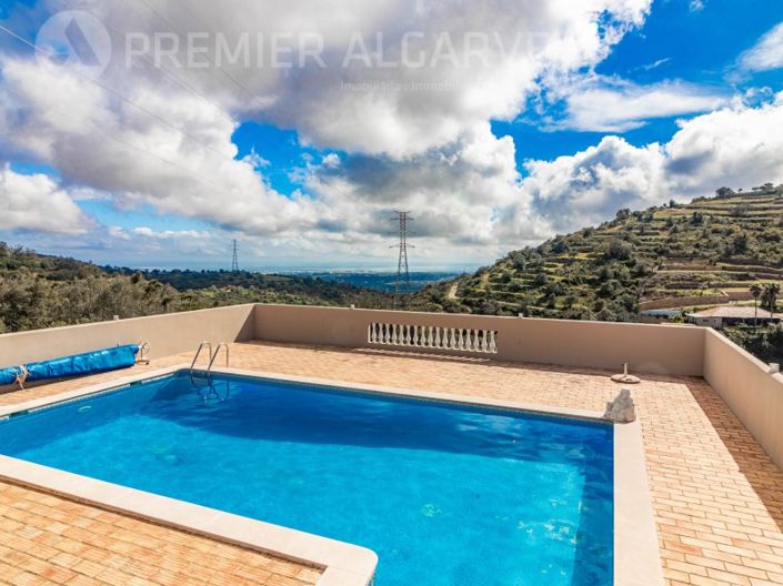 Image No.1-3 Bed House for sale