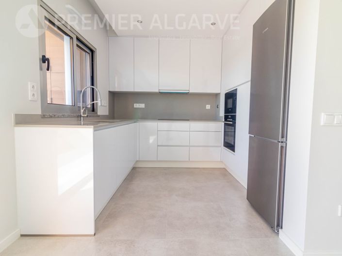 Image No.15-3 Bed Apartment for sale