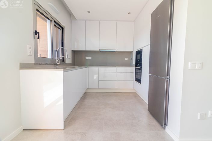 Image No.17-3 Bed Apartment for sale