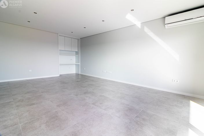 Image No.19-3 Bed Apartment for sale