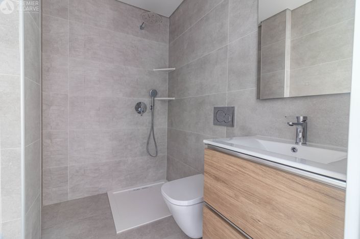 Image No.20-3 Bed Apartment for sale