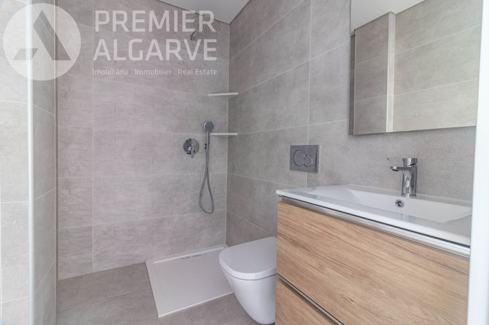 Image No.20-3 Bed Apartment for sale