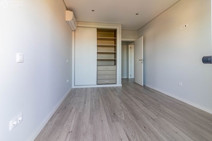 Image No.24-3 Bed Apartment for sale