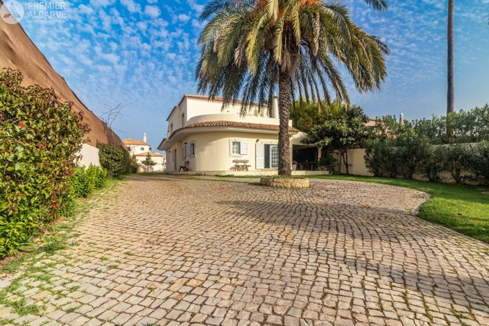 Image No.2-4 Bed Villa for sale