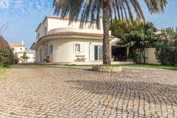 Image No.3-4 Bed Villa for sale