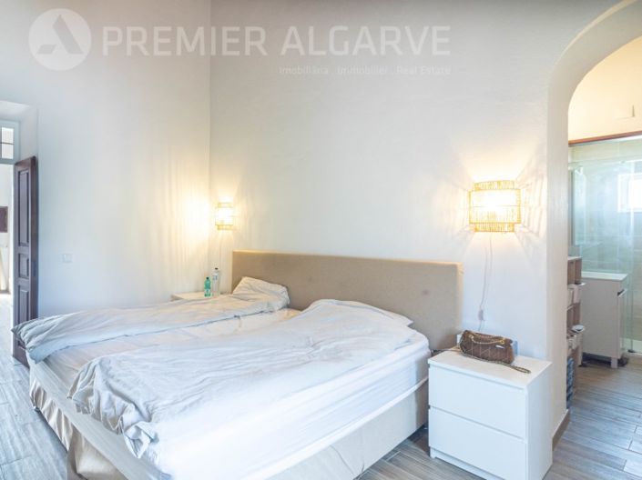 Image No.13-6 Bed House for sale