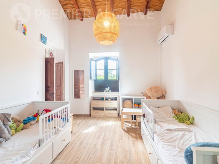 Image No.15-6 Bed House for sale