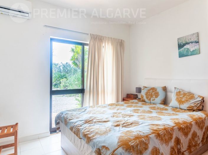 Image No.20-6 Bed House for sale