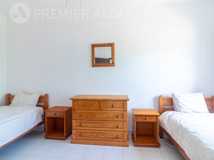 Image No.21-6 Bed House for sale