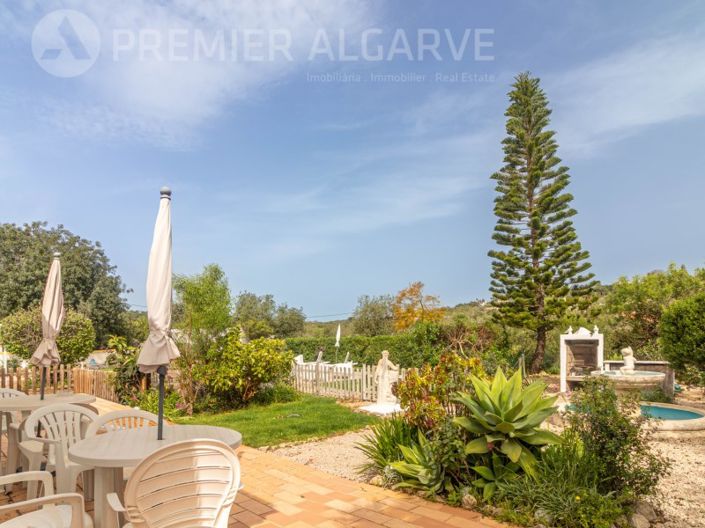 Image No.8-6 Bed House for sale