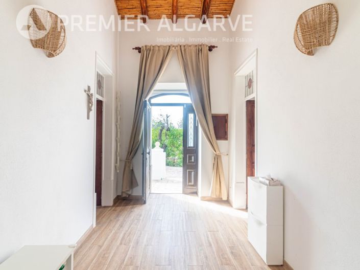 Image No.9-6 Bed House for sale