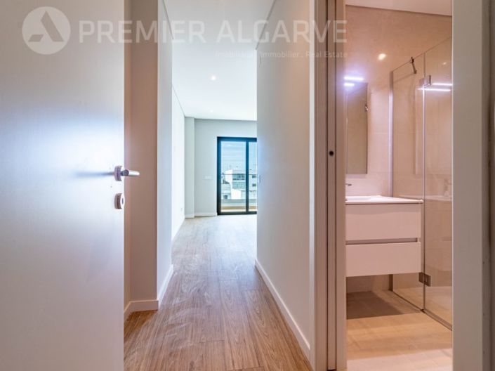 Image No.14-3 Bed Apartment for sale