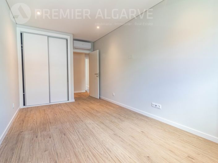 Image No.8-3 Bed Apartment for sale