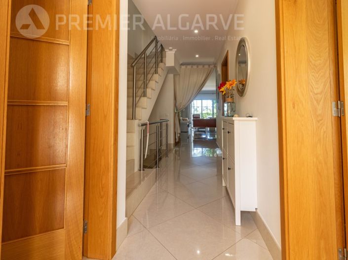 Image No.11-3 Bed House for sale